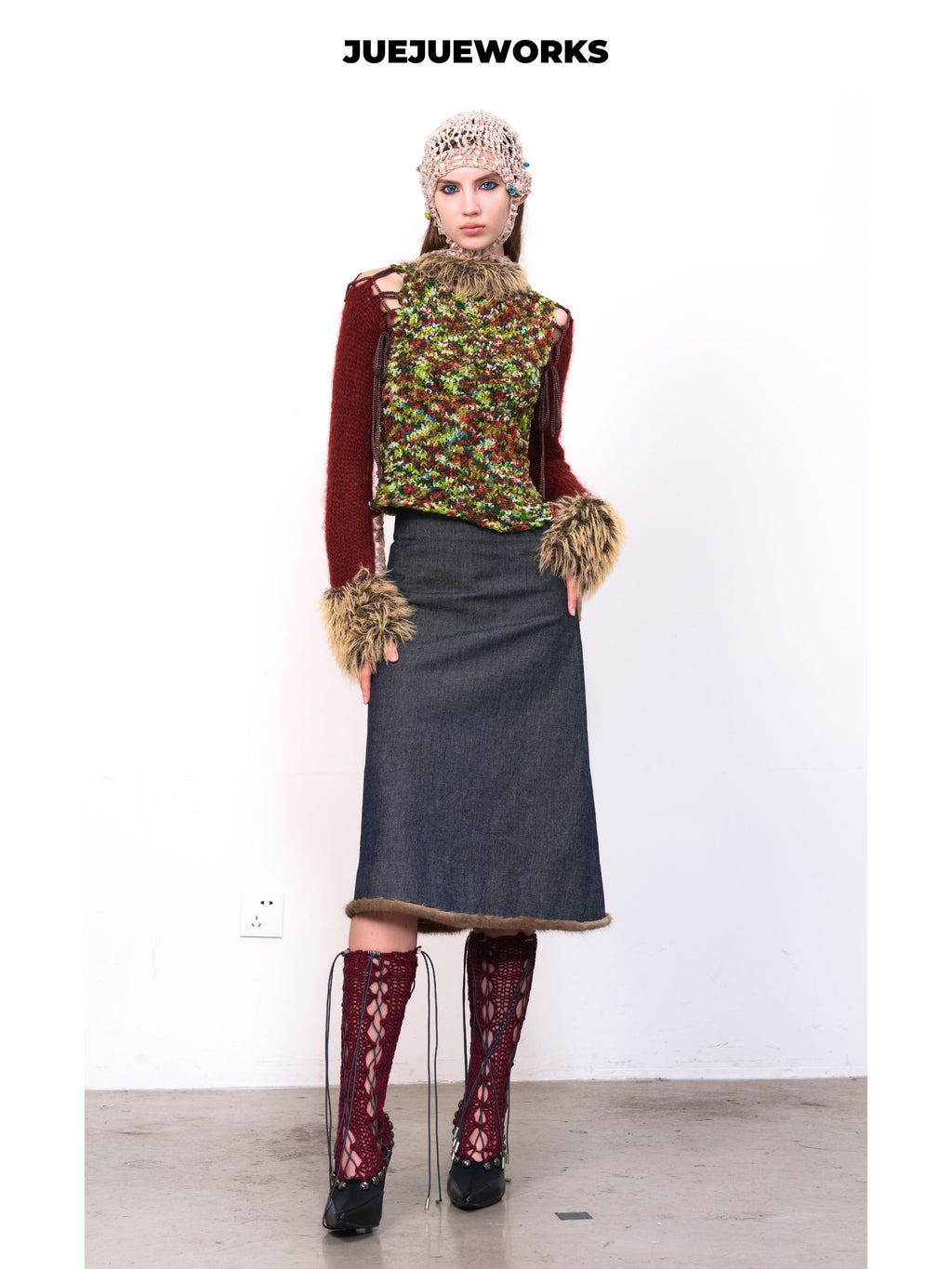 JUEJUEWORKS Christmas Color Block Knit Sweater, Furry Collar Cutout Shoulder Slim Fit High Stretch Handmade Knit Top