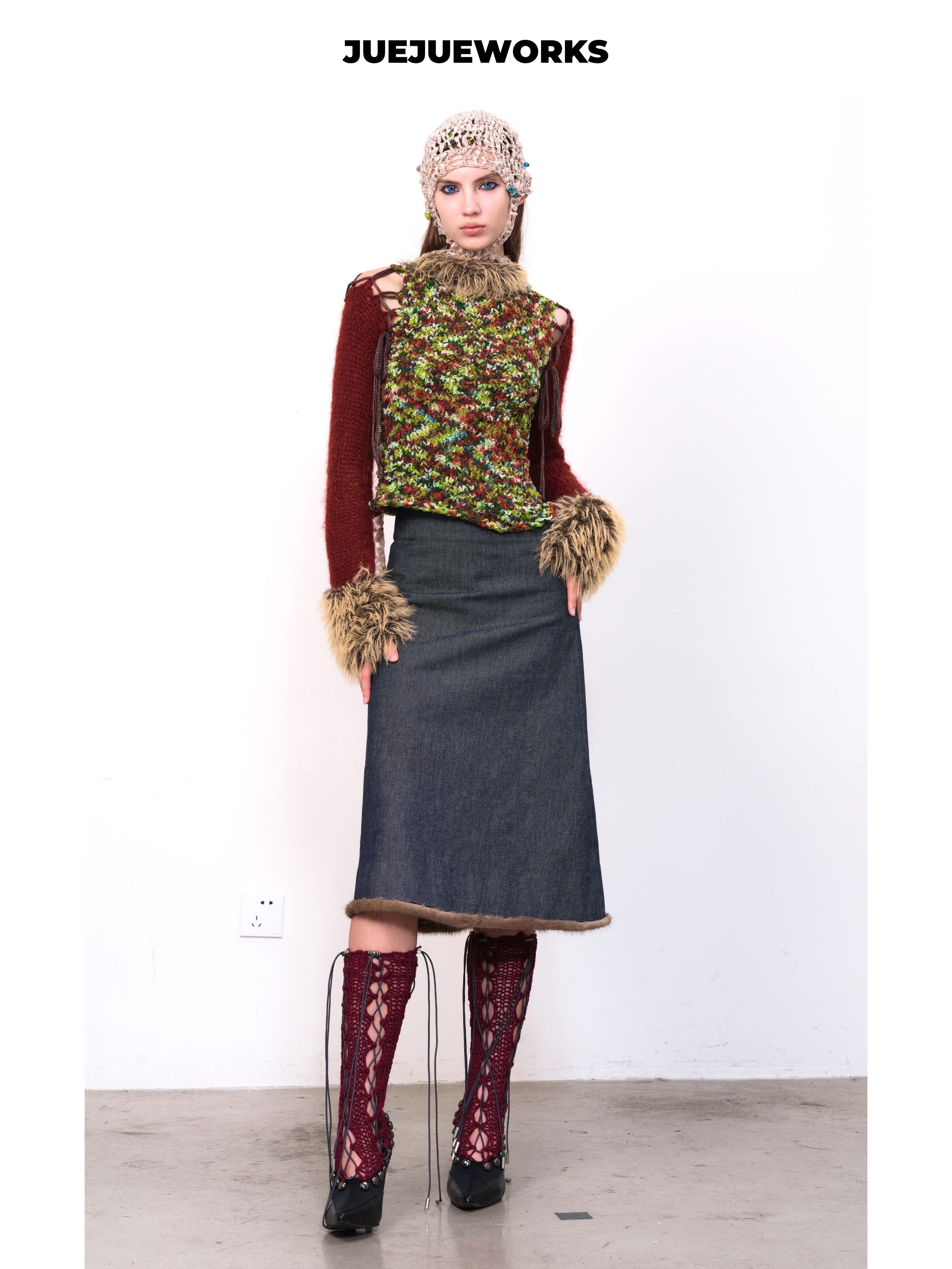 JUEJUEWORKS Christmas Color Block Knit Sweater, Furry Collar Cutout Shoulder Slim Fit High Stretch Handmade Knit Top